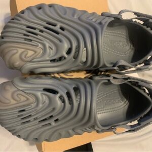Crocs pollex gray size 9